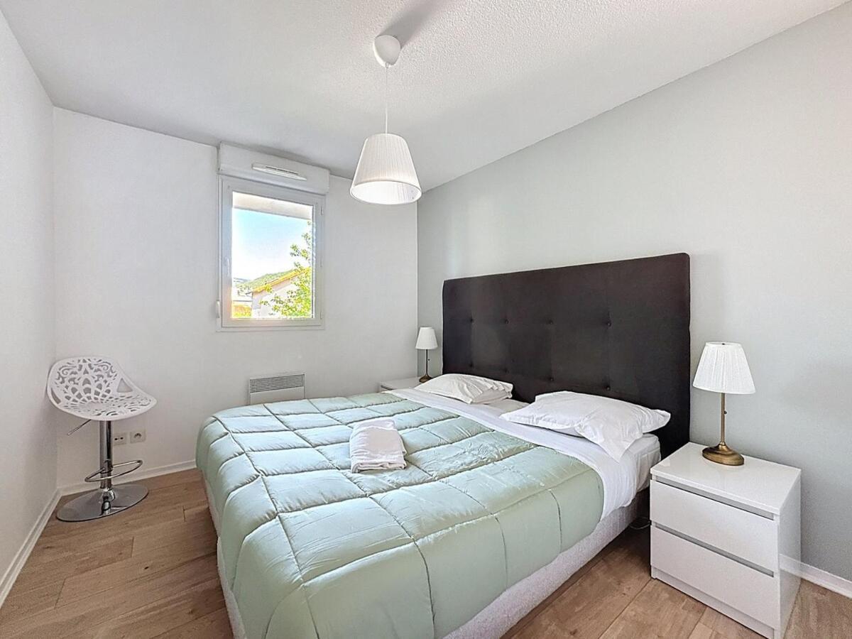 Sejour Cosy - Lit 180X200 - Wifi - Parking Lägenhet Clermont-Ferrand Exteriör bild